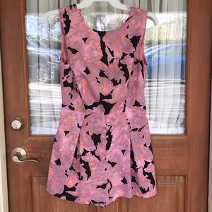 TOPSHOP Floral Lace back Romper jumpsuit EUC